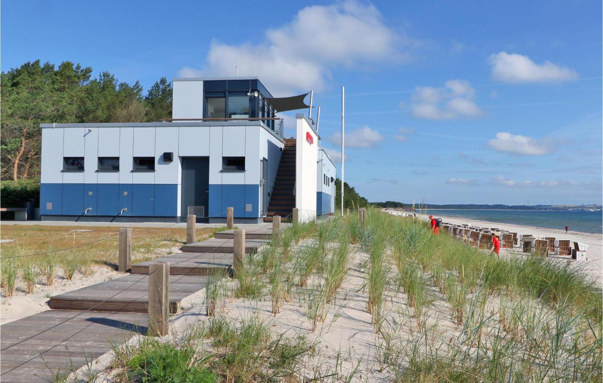 Sunny Apartment Binz