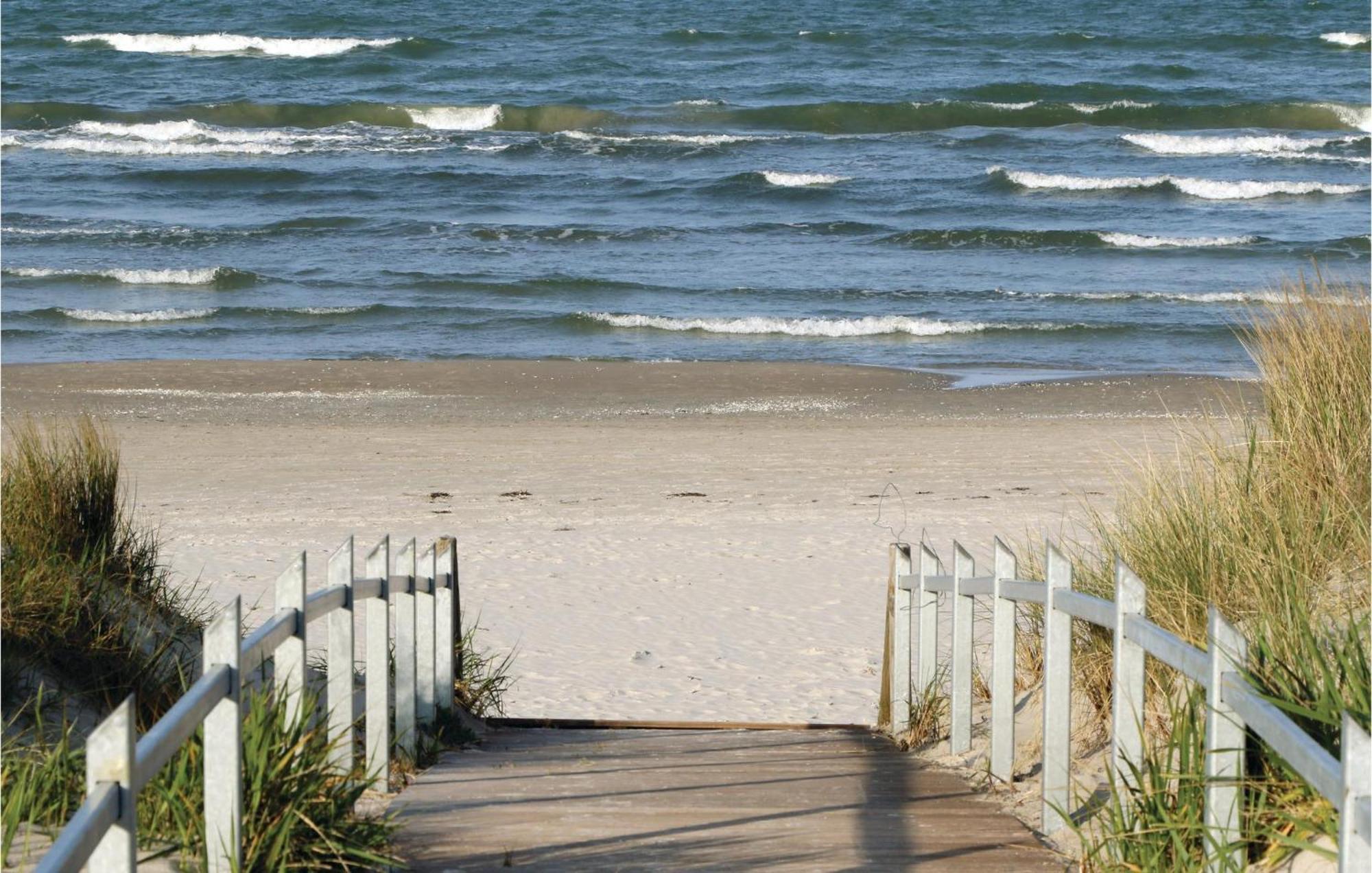 Sunny Apartment Binz